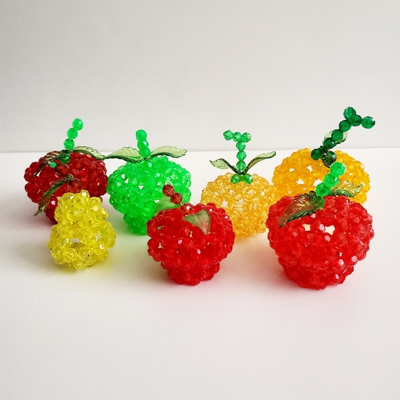 RARE VTG Woven Basket w/ Handle Ceramic Signed Beaded Fruits Included (7pcs) - Picture 15 of 16